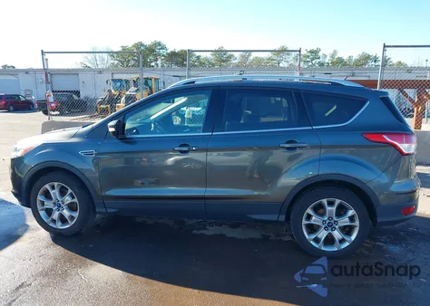 2016 Ford Escape Titanium из США, поврежденный, VIN 1FMCU9J93GUB27603